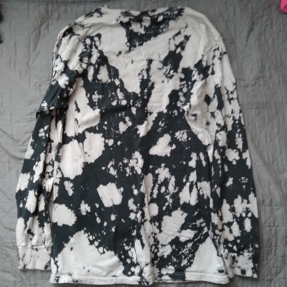 Graphic tee - Picture 2 of 3